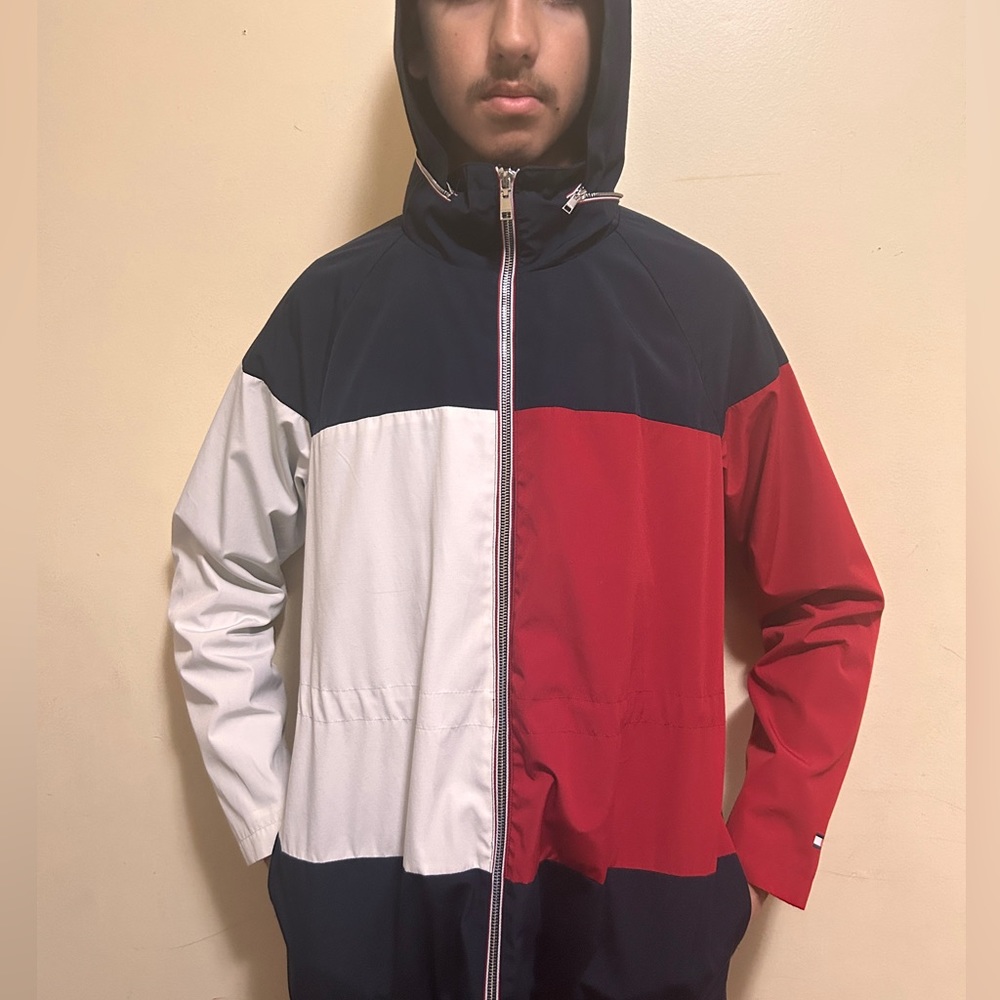 Tommy Hilfiger raincoat with a hideaway hoodie